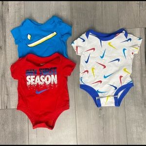 Nike 0-3 Short Sleeve Onesie